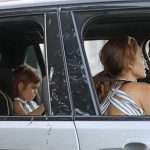 Ева Мендес и Райан Гослинг с дочерьми попали в объективы папарацци в Лос-Анджелесе