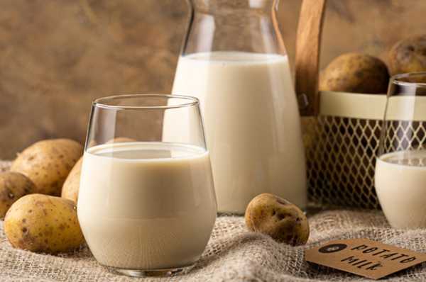 Модный продукт. Почему картофельное молоко называют главным напитком 2022 года