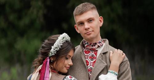 Учасник Kalush Orchestra Віталій Дужик зіграв весілля з коханою