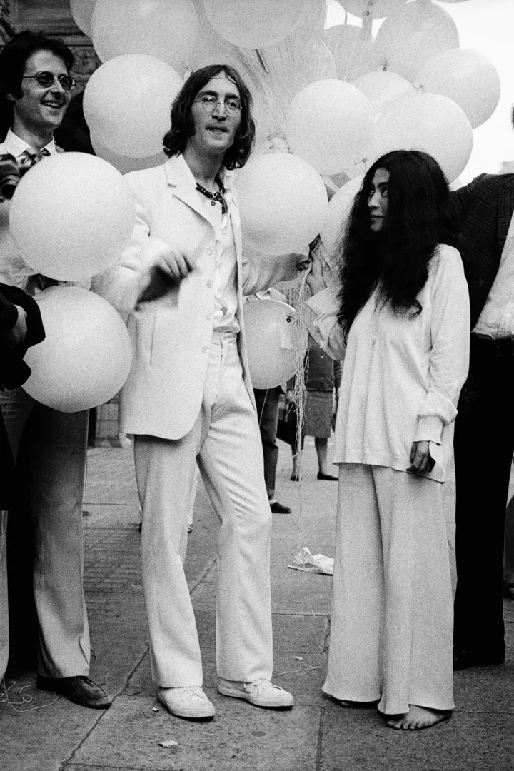 Йоко Оно и Джон Леннон11