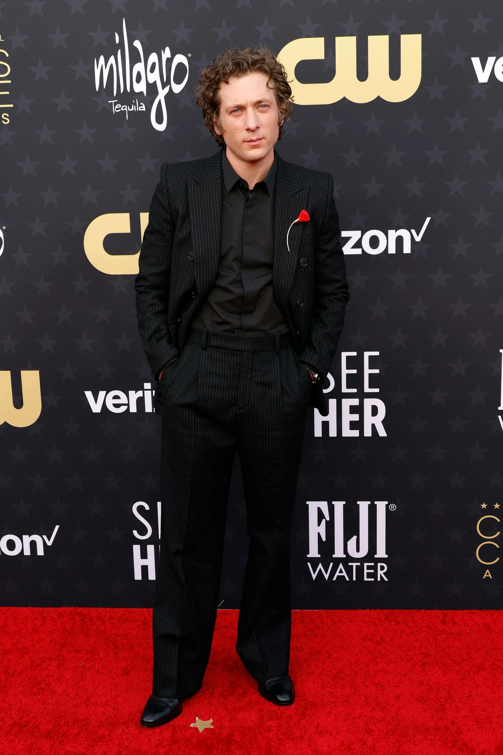 Джеремі Аллен Вайт у Saint Laurent і Tiffany & Co. на Critics’ Choice Awards6