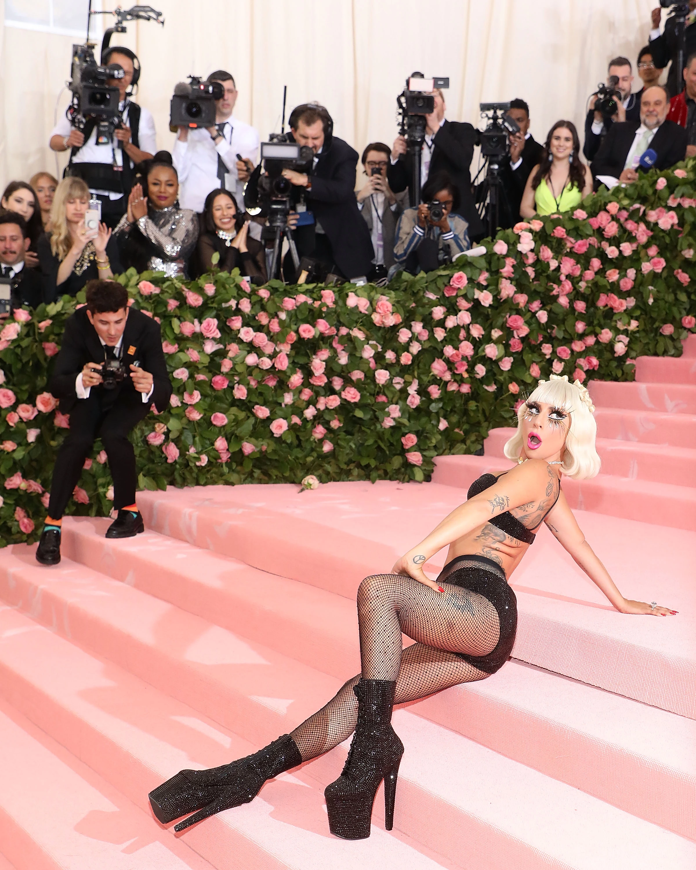 Леді Гага на Met Gala у 2019 році0