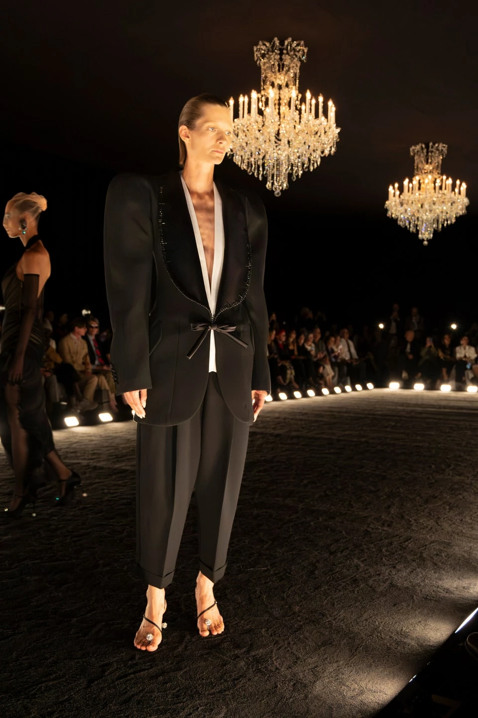 Schiaparelli Haute Couture осінь-зима 2024-202510