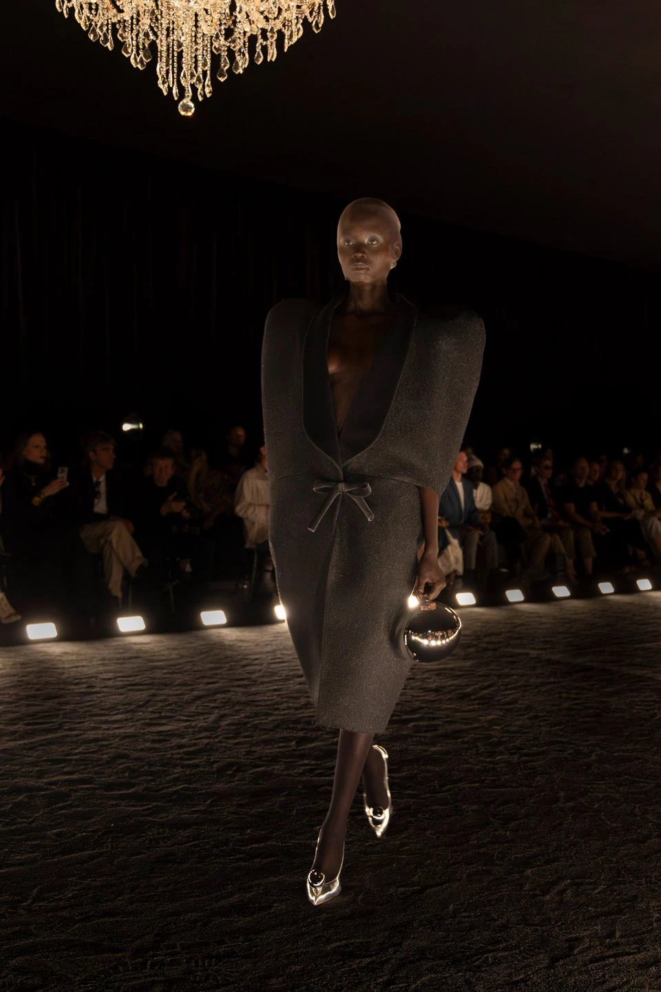 Schiaparelli Haute Couture осінь-зима 2024-20256