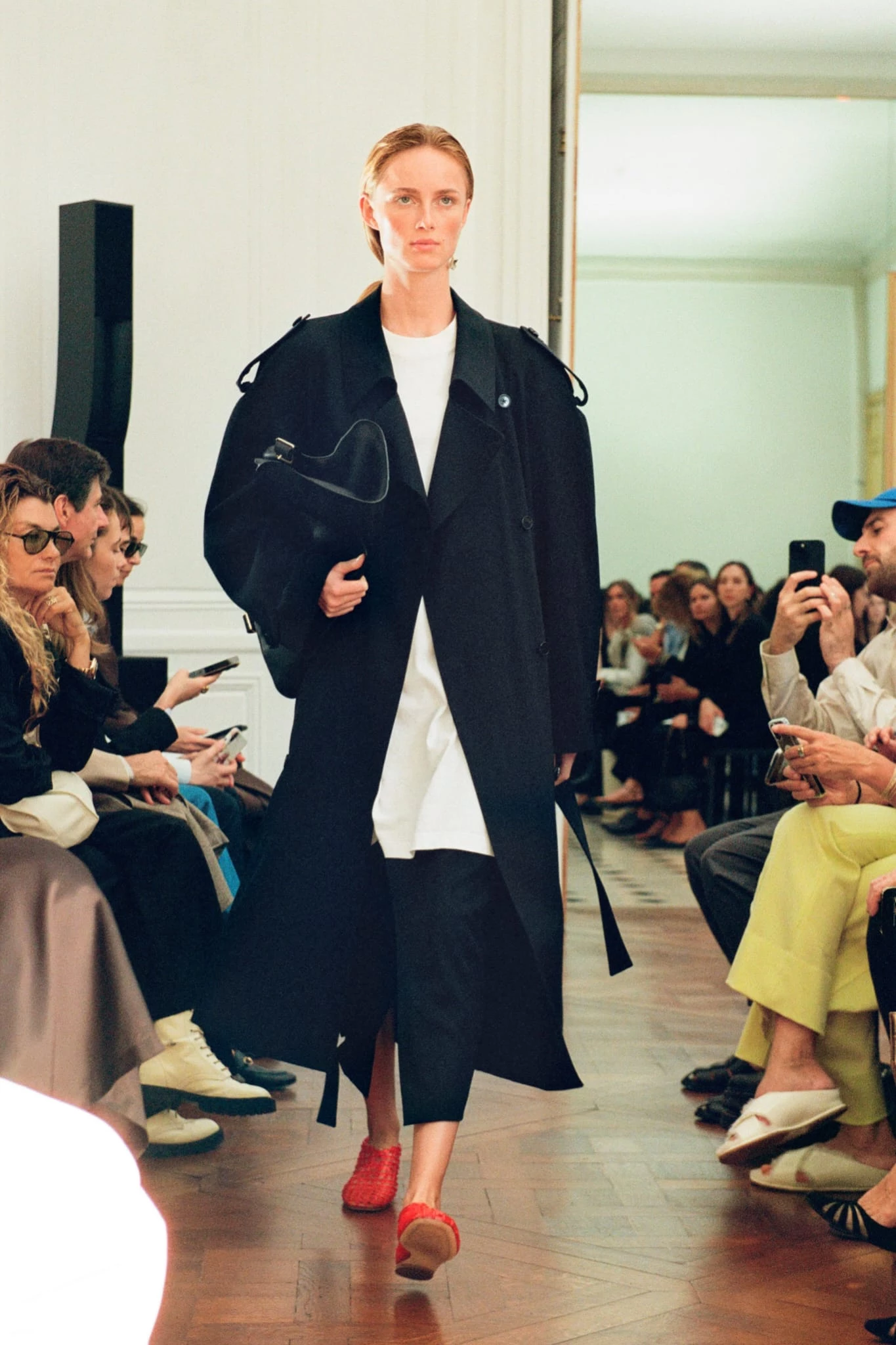 The Row осінь-зима 2024/2025. Photo: Vogue Runway5