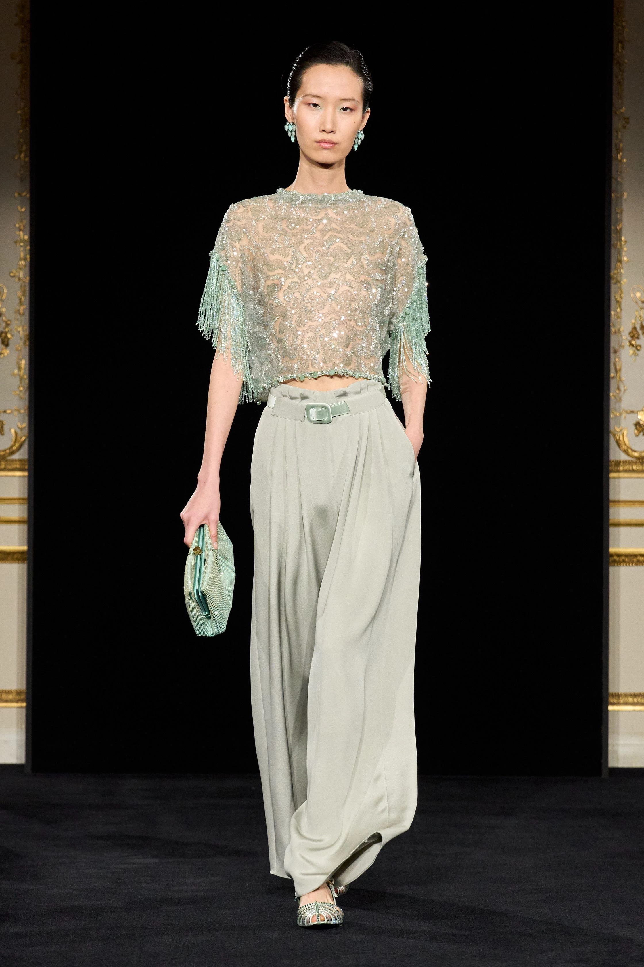 Свіжий погляд на Armani Privé: перша колекція Сільвани Армані.
10