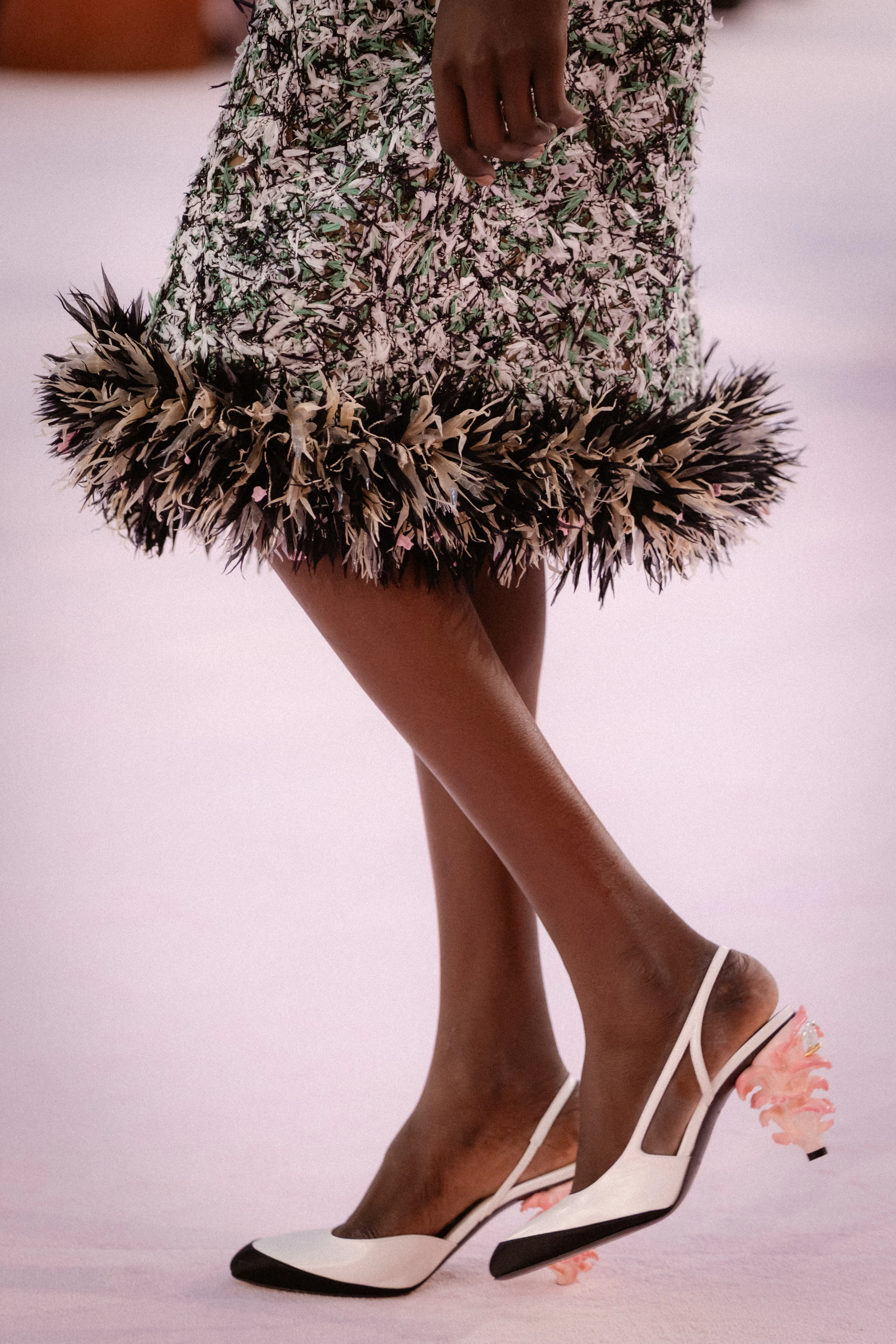 Chanel: оновлені двоколірні черевички – ідеальний вибір для весняного сезону
6