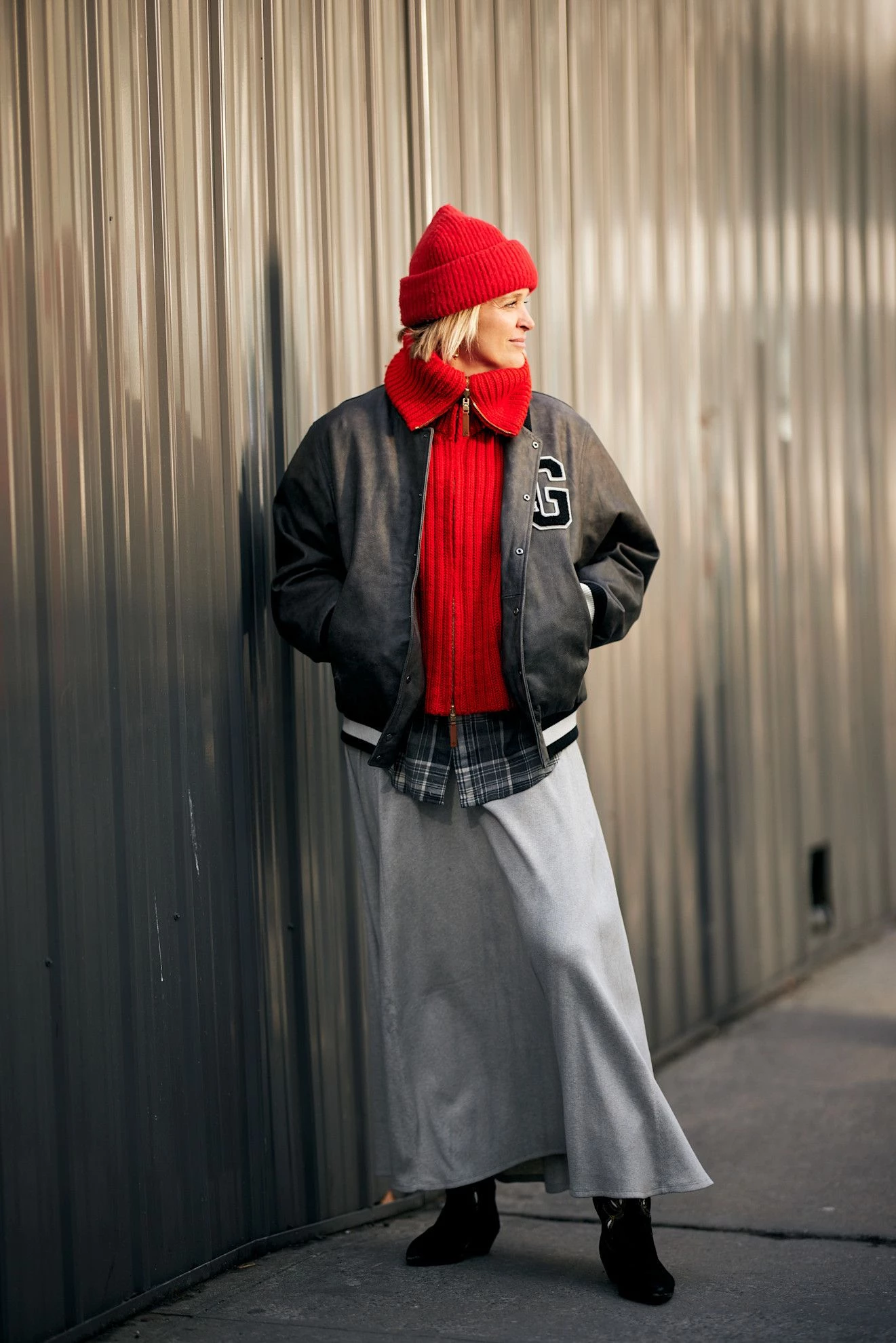 6 модних аргументів на користь того, що багряний джемпер – незамінна річ у вашій шафі
11