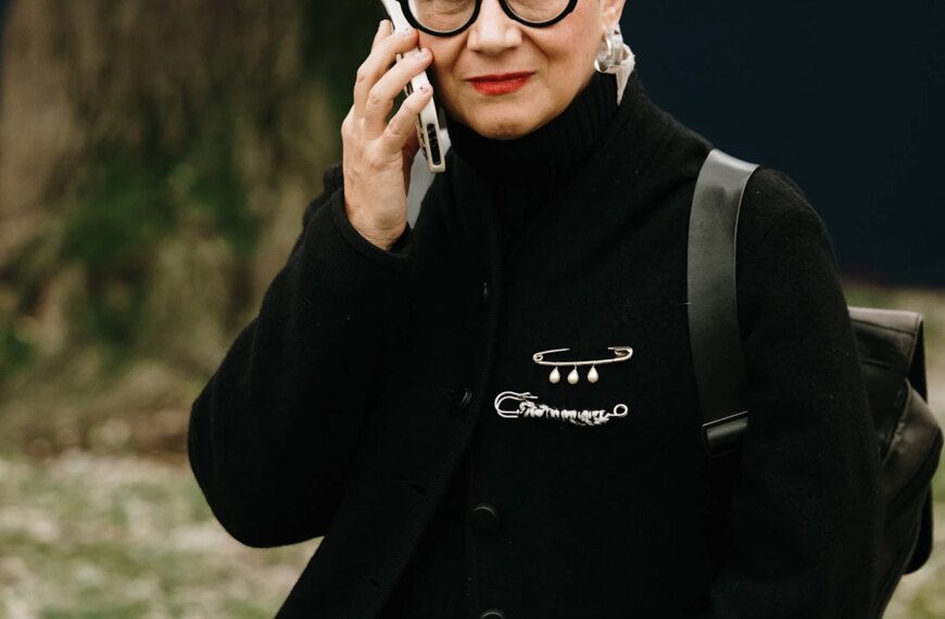 Як вдягати літні тони вже зараз: 3 найтрендовіші кольори цієї зими