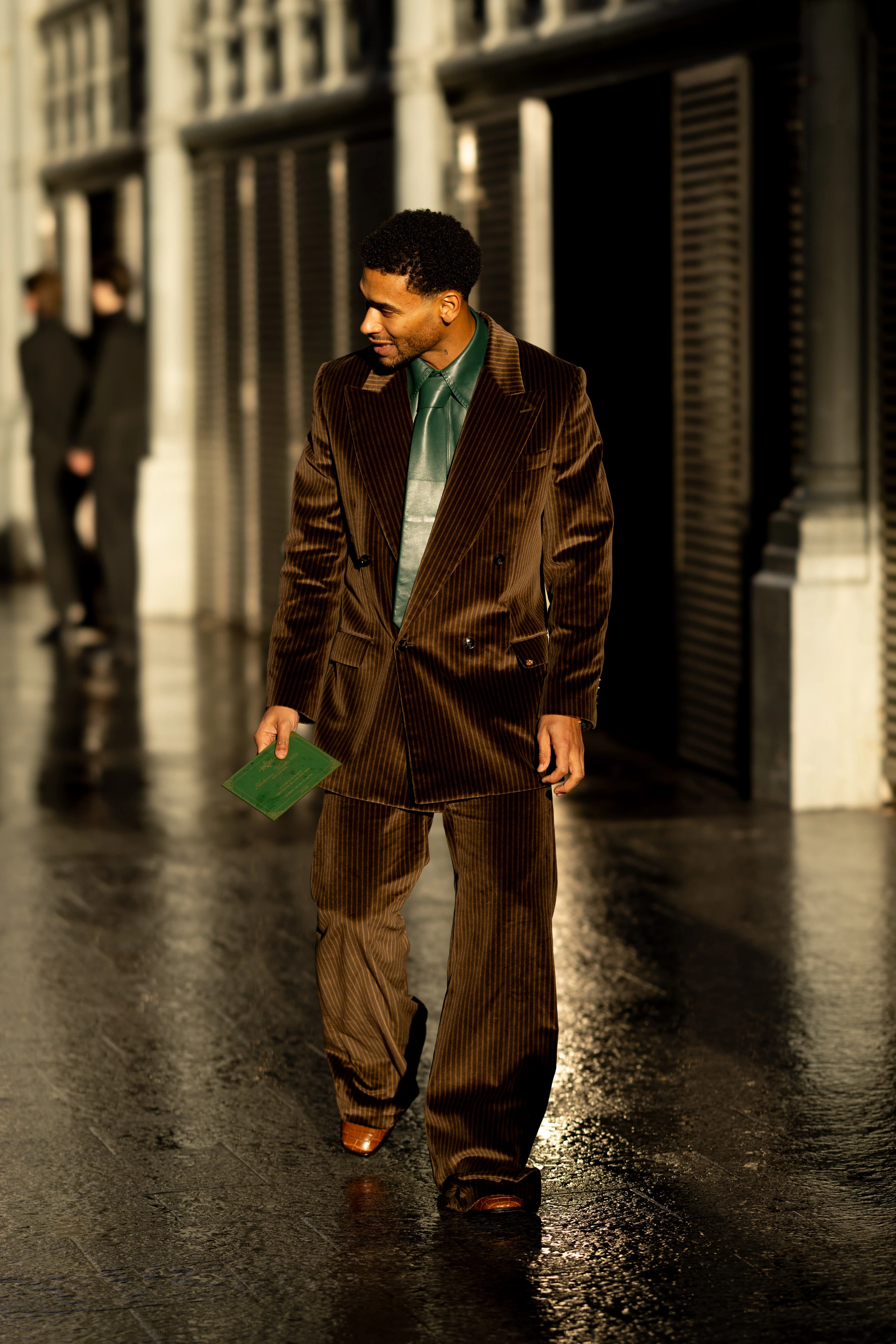 Вулична мода: найстильніші чоловіки з паризьких вулиць
7