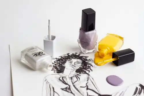 Щоб лак тримався довго: 9 секретів міцного манікюру.