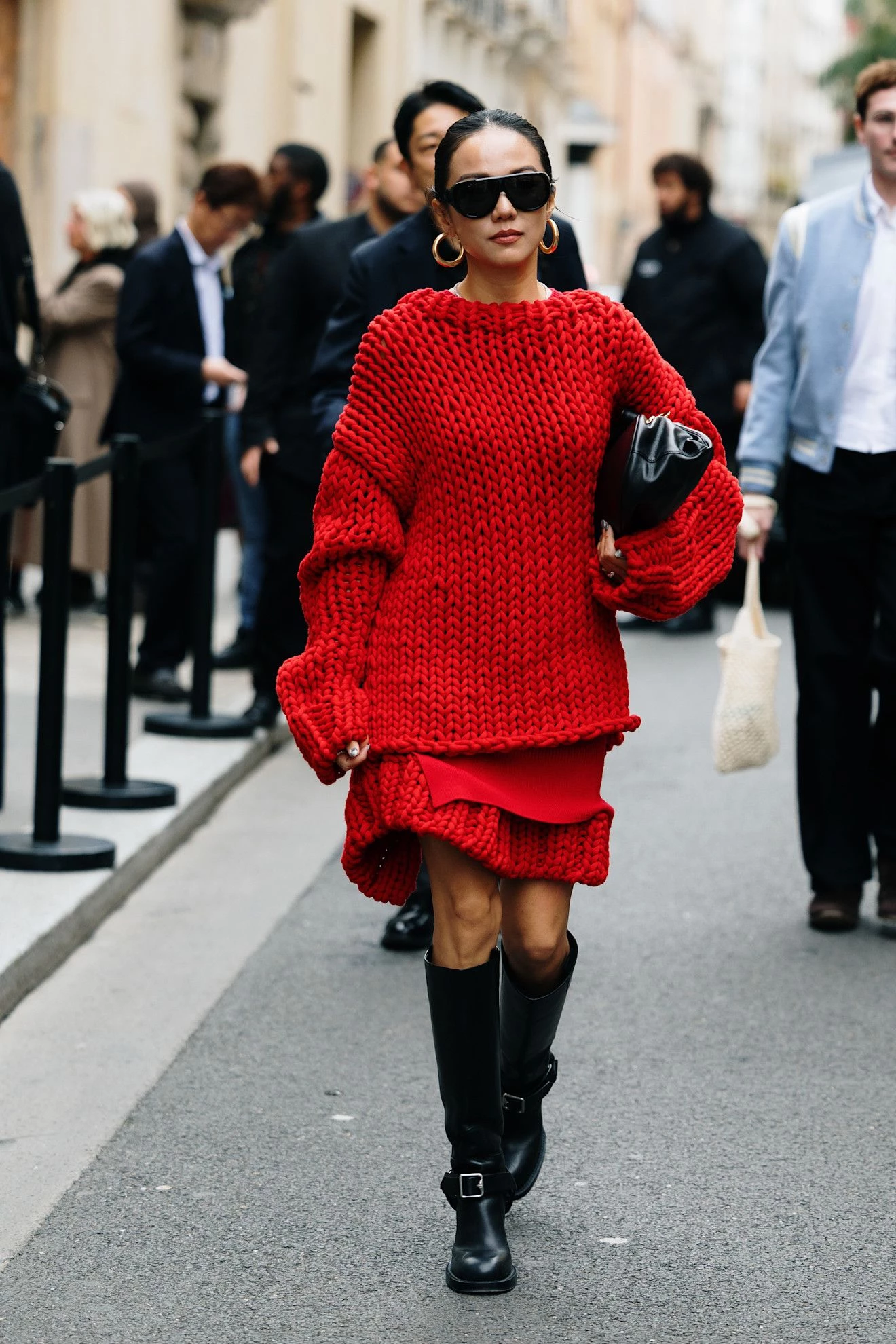 6 модних аргументів на користь того, що багряний джемпер – незамінна річ у вашій шафі
13