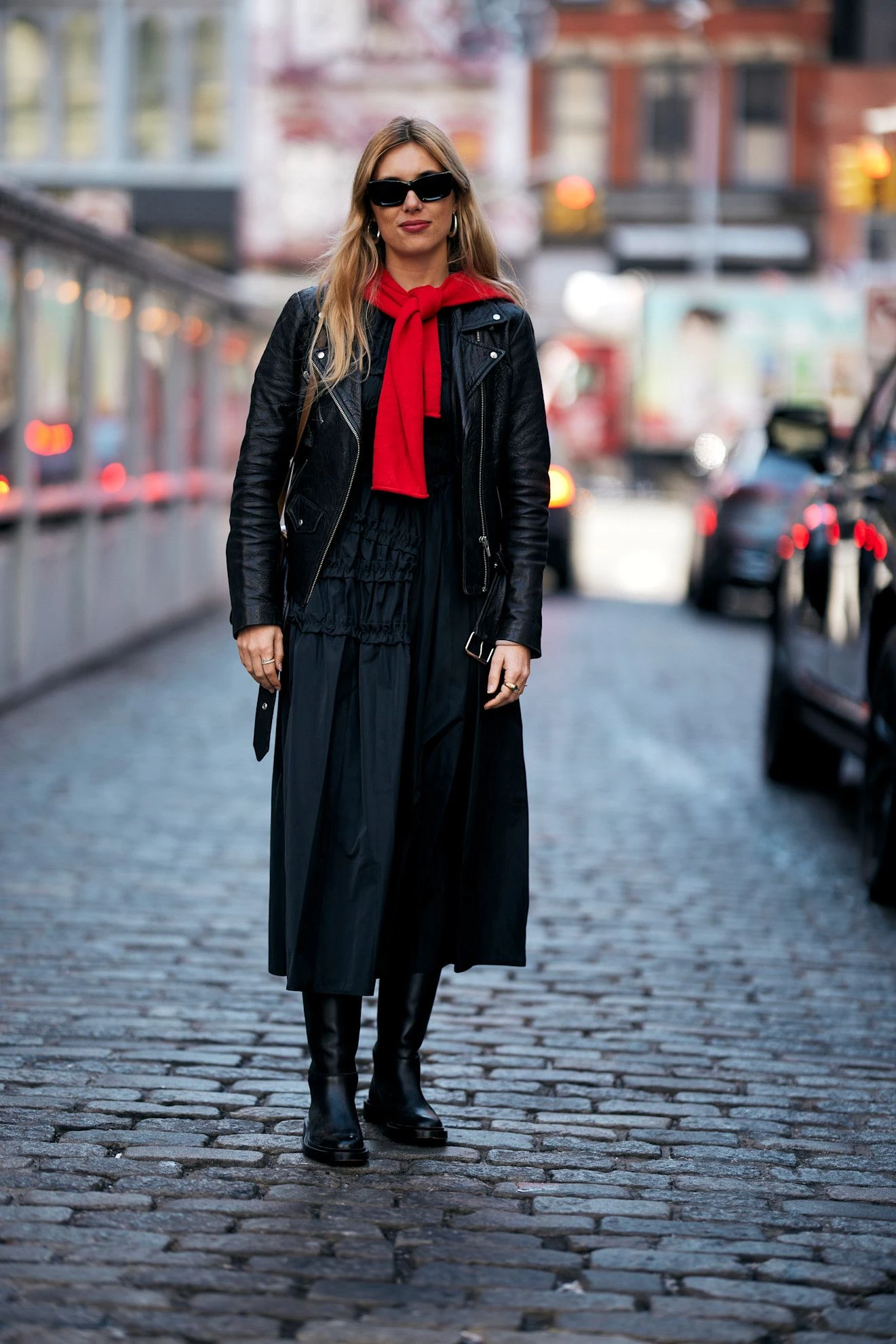 6 модних аргументів на користь того, що багряний джемпер – незамінна річ у вашій шафі
6