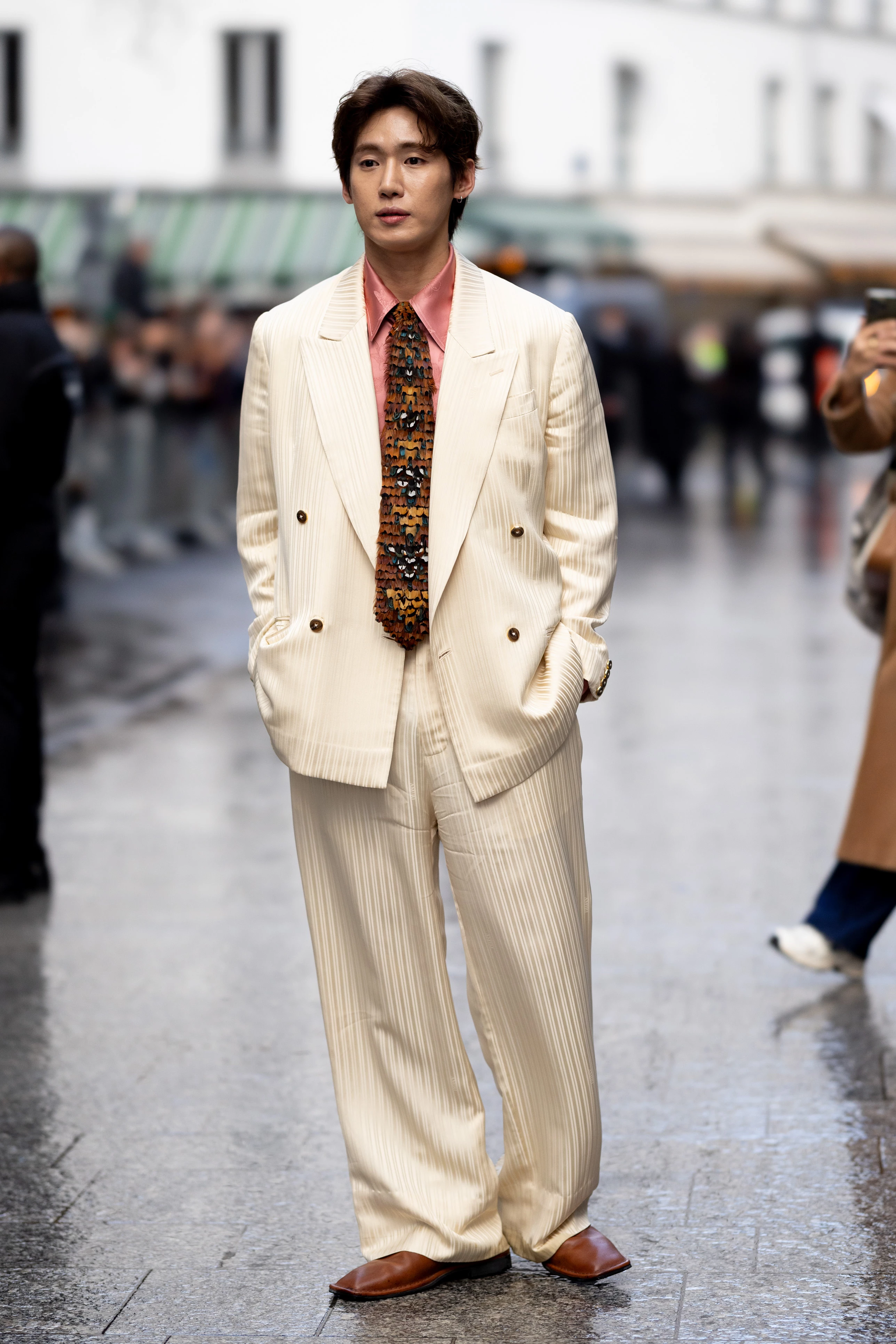 Вулична мода: найстильніші чоловіки з паризьких вулиць
3