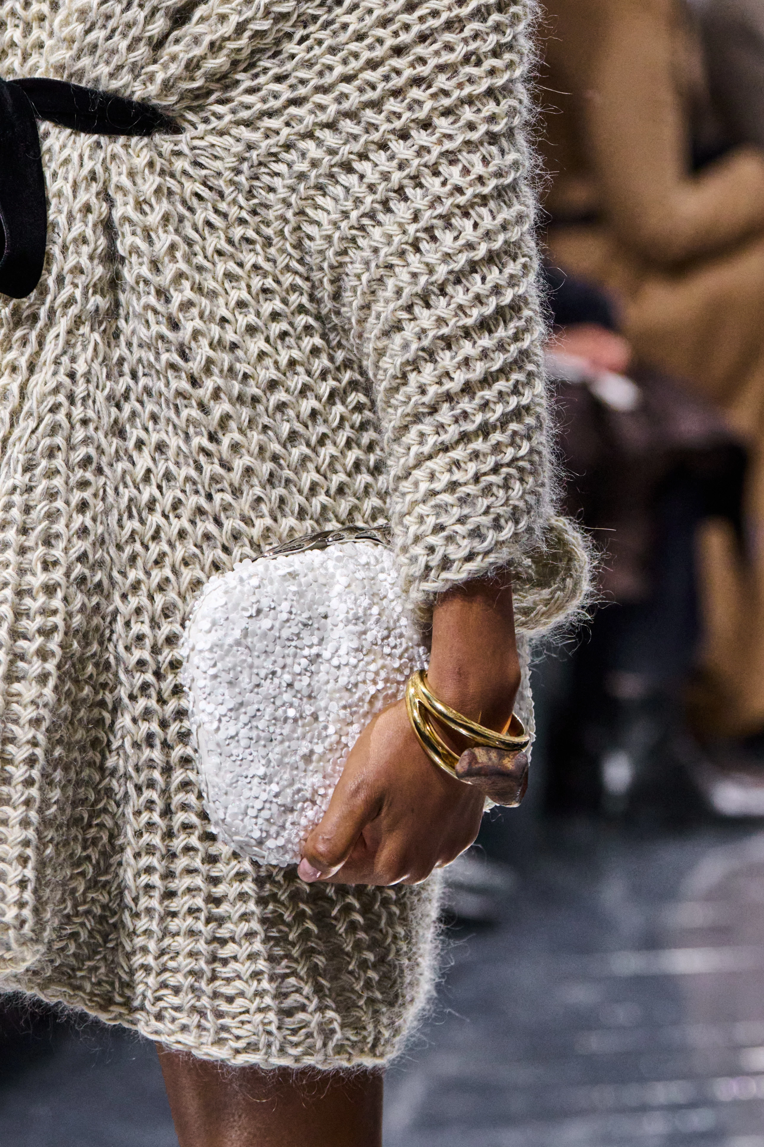 Dior відроджує тренд на химерні сумочки
16