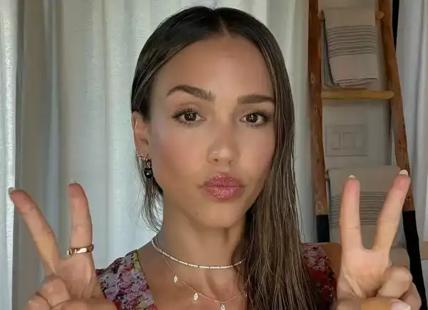 Джесіка Альба офіційно розлучена — про що вона домовилася з…