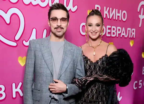 Бузова, Водонаєва, Кіркоров, Білан та Дібров на прем'єрі ромкому “Равіолі&hellip;