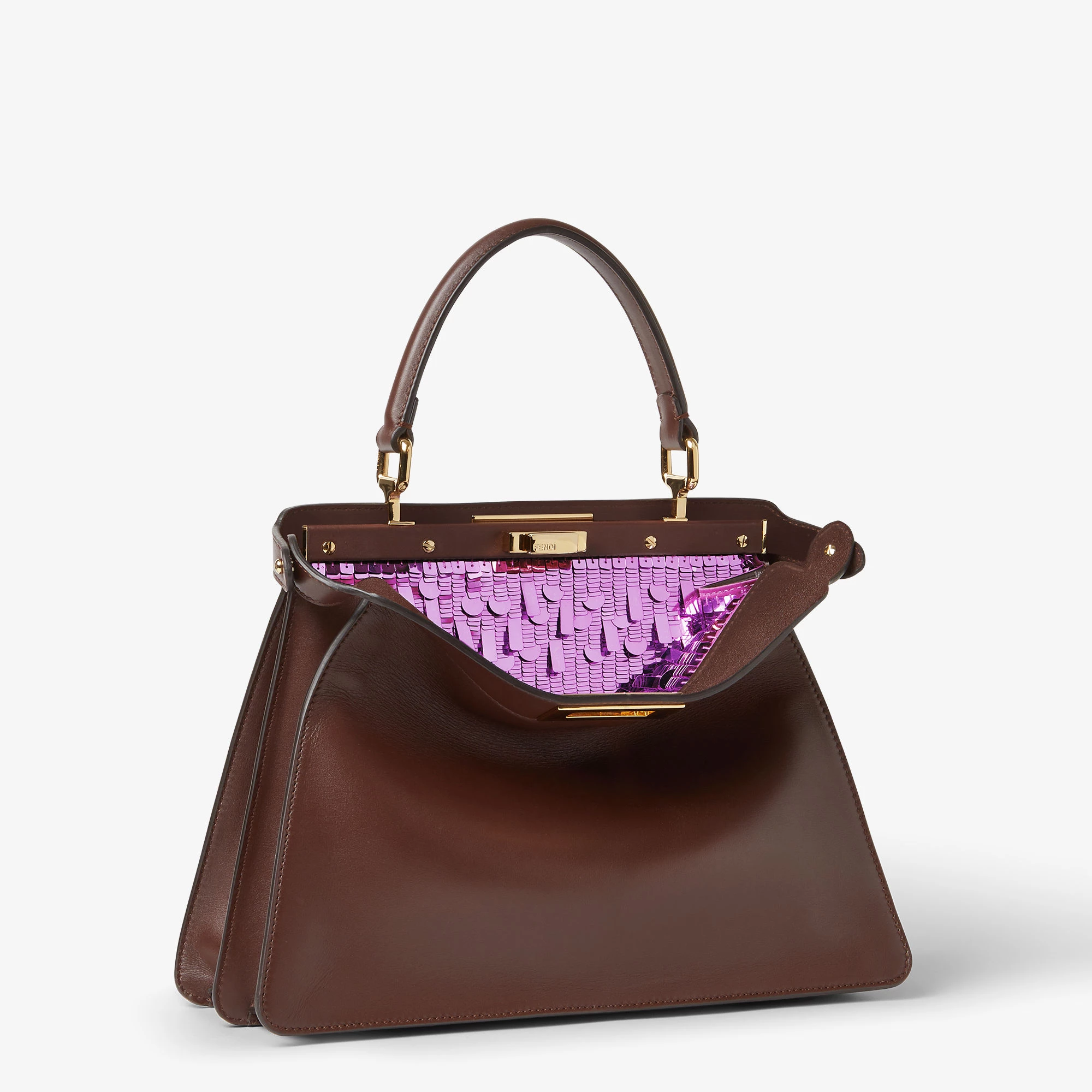 12 фірмових сумок: найкращі вкладення у 2026-му
12