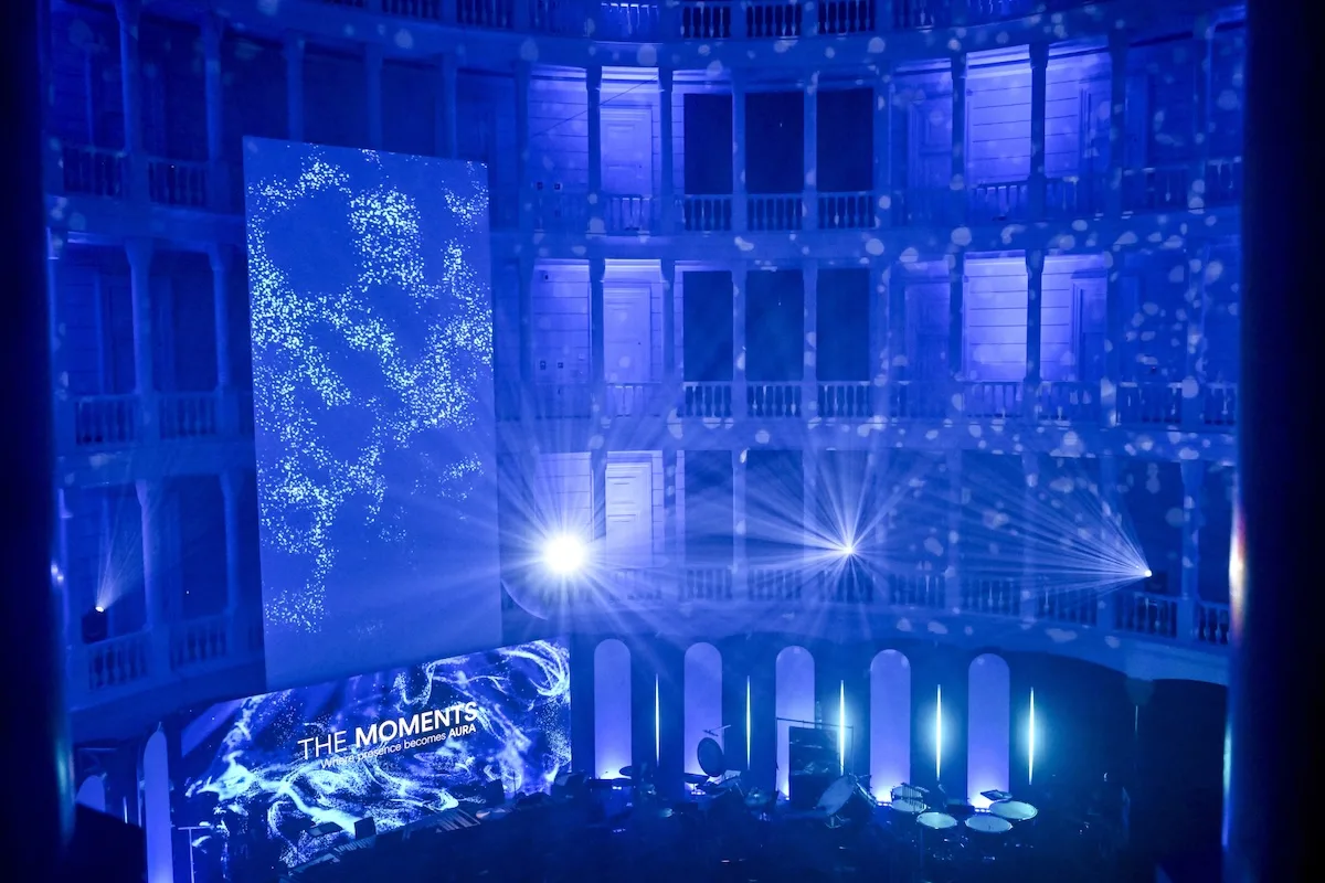 Моменти у Варшаві: мультисенсорний досвід AURA у самому серці міста