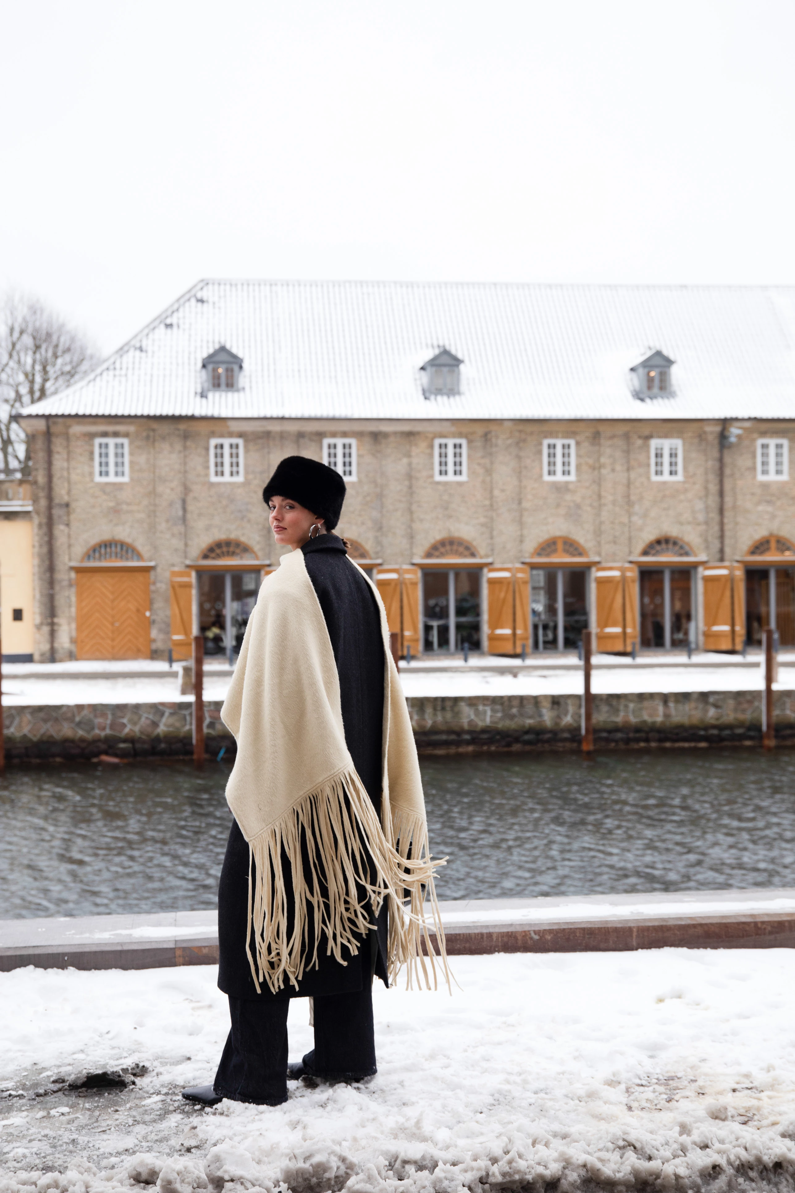 Вулична мода: стильні образи дівчат з Копенгагена
18