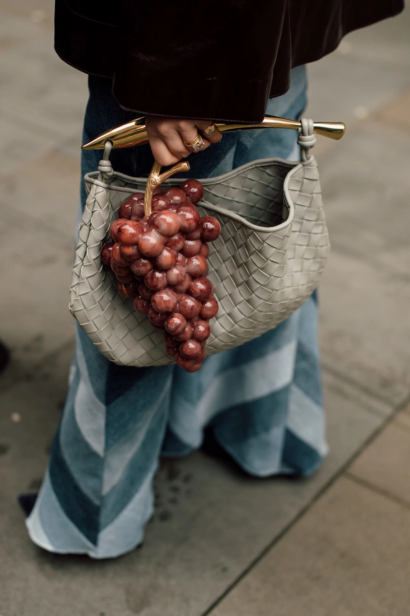 Зловлені в об'єктиви: найгарячіші сумки з модних показів (і вони не про зручність)
0