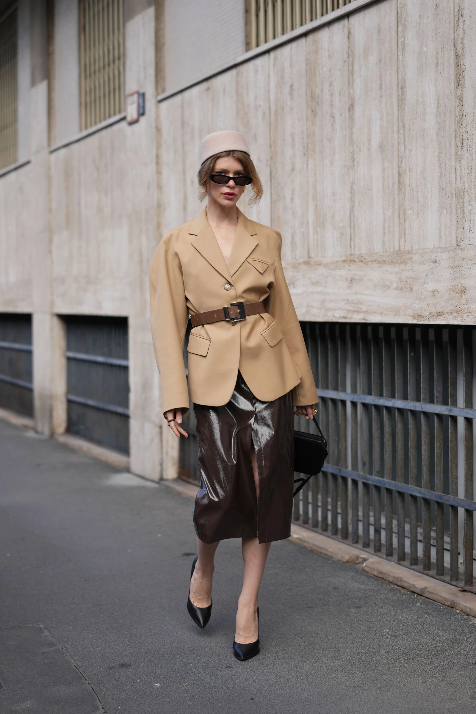 Блискуча спідниця: обов'язковий елемент твого гардеробу цього сезону
9