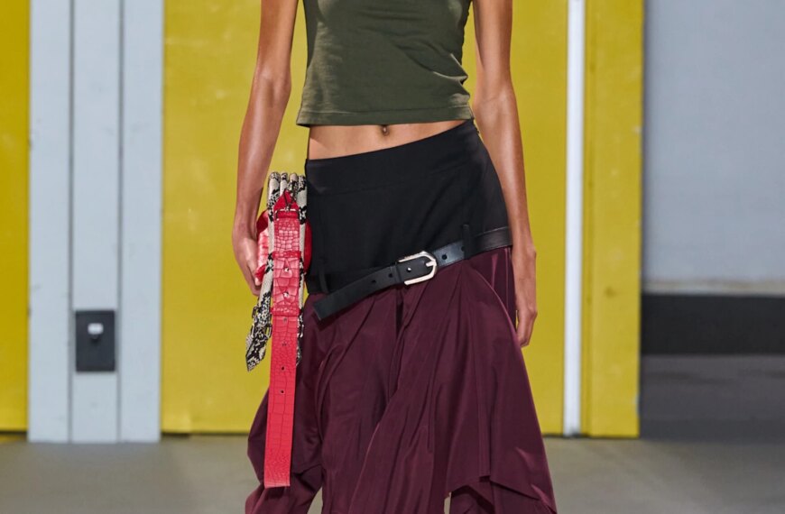 Хустка-спідниця: пасує кожній фігурі.