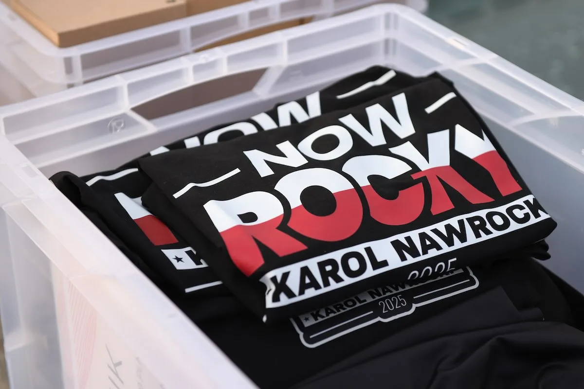 Скандал навколо бренду одягу Nowrocky. Компанія видаляє фотографії з президентом та робить&hellip;