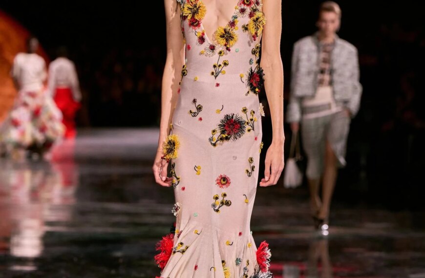 5 актуальних суконь для весняного гардеробу.