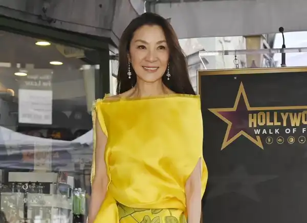 Мішель Єо розплакалася, отримуючи зірку на Алеї слави