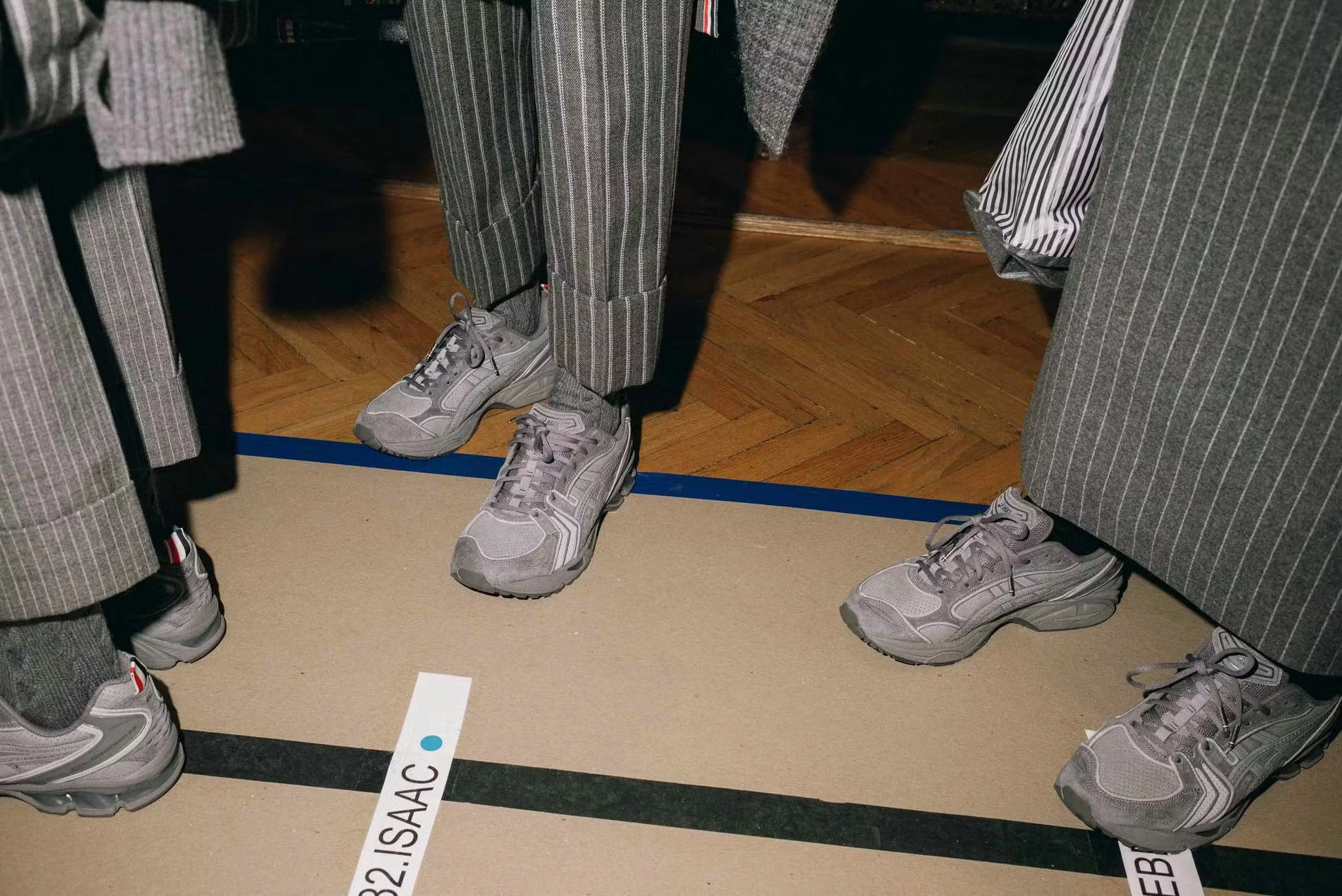 Одна з найбільш очікуваних колаборацій 2026 року: Thom Browne представляє свою першу колекцію кросівок у партнерстві з Asics.
0