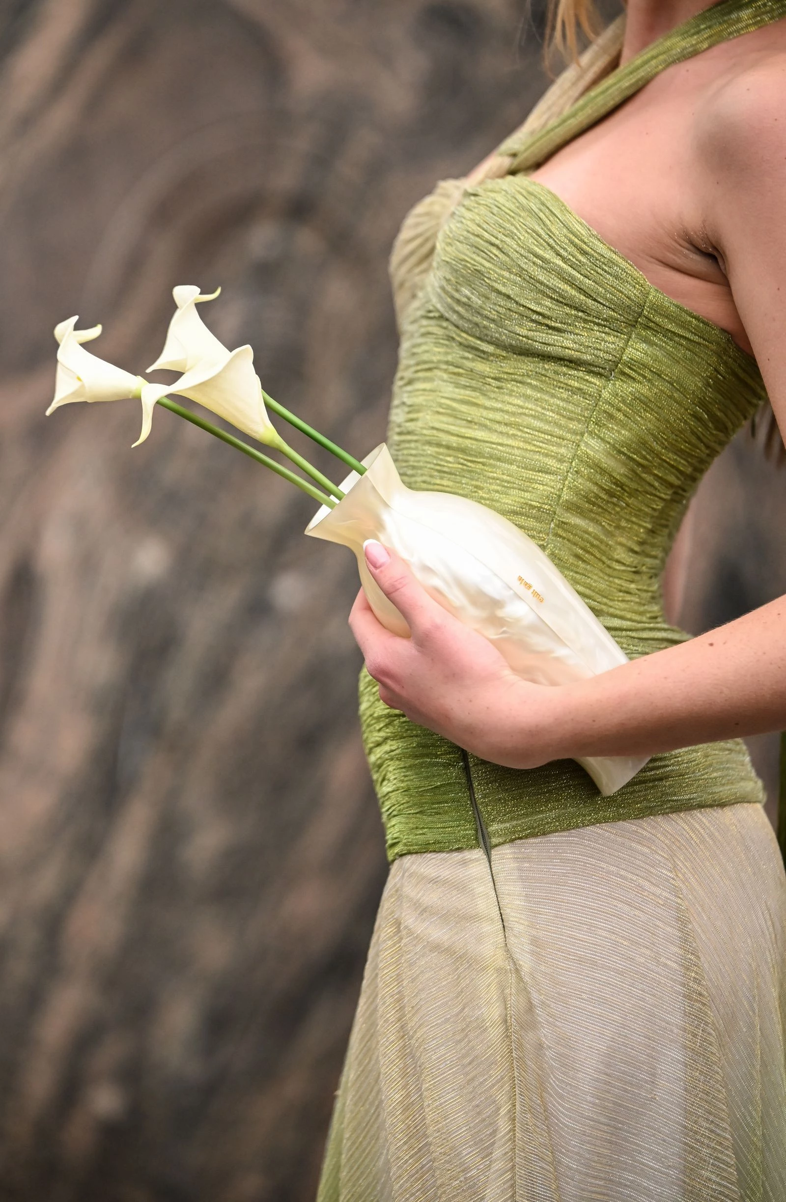 Зловлені в об'єктиви: найгарячіші сумки з модних показів (і вони не про зручність)
5