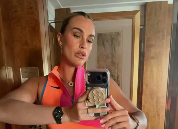 Арина Соболенко підігріла чутки про заручини, показавши масивне кільце