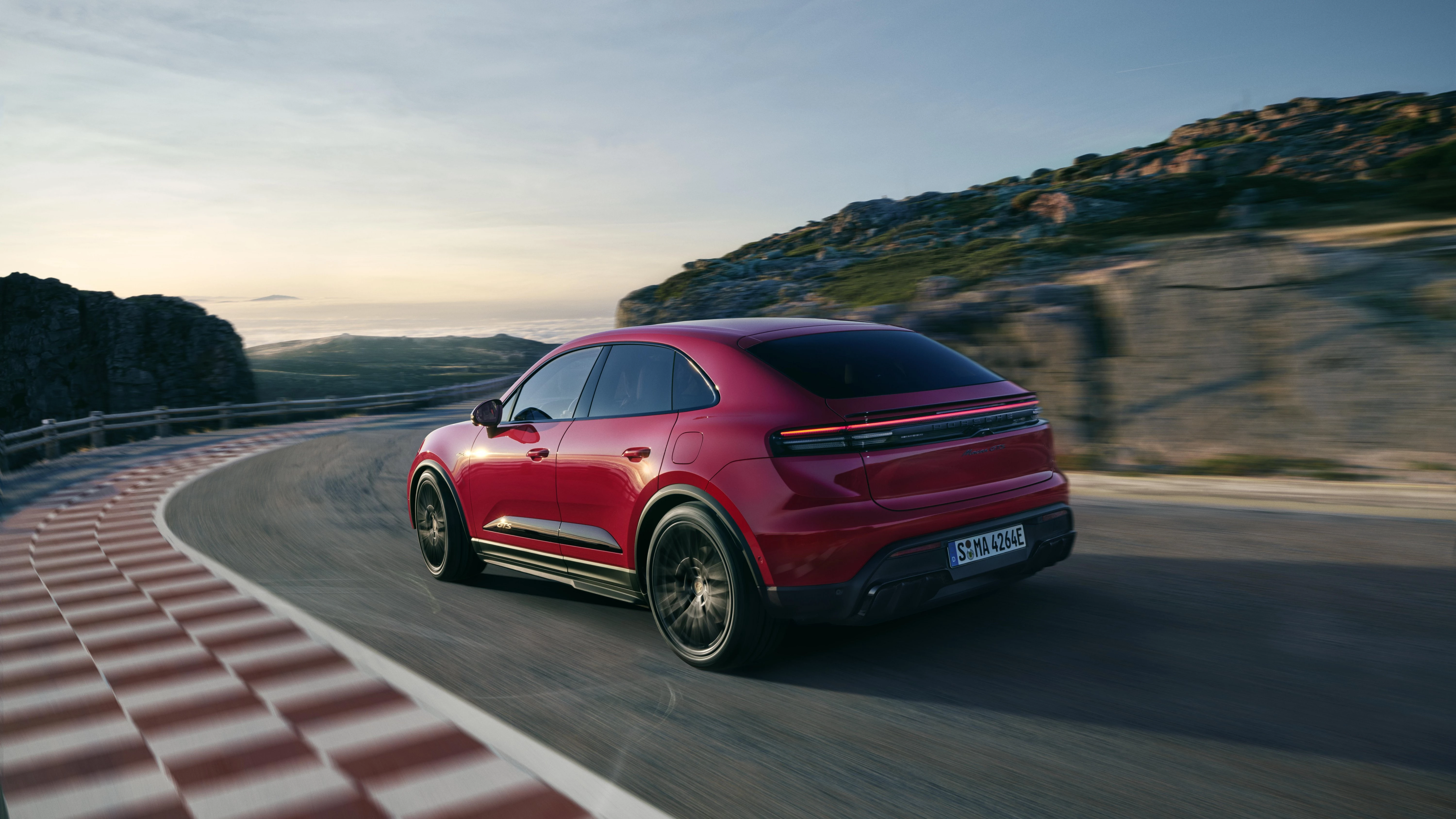 Macan GTS: електричний драйв-тест від редакторки Vogue UA — вражаючі враження
9