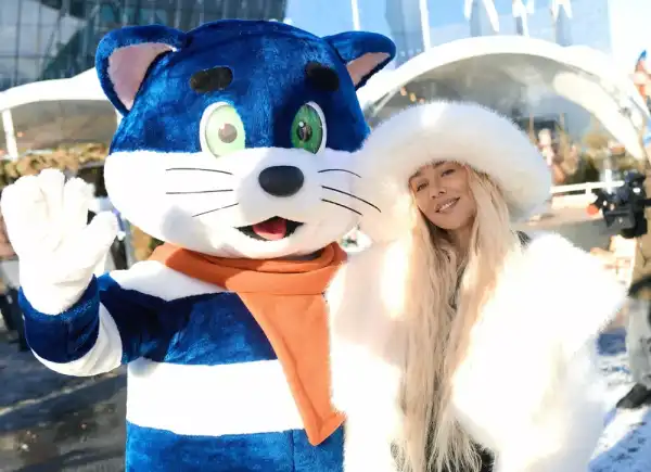 Анна Седокова, Тимур Родрігез, Митя Фомін, Юліанна Караулова на широкій…