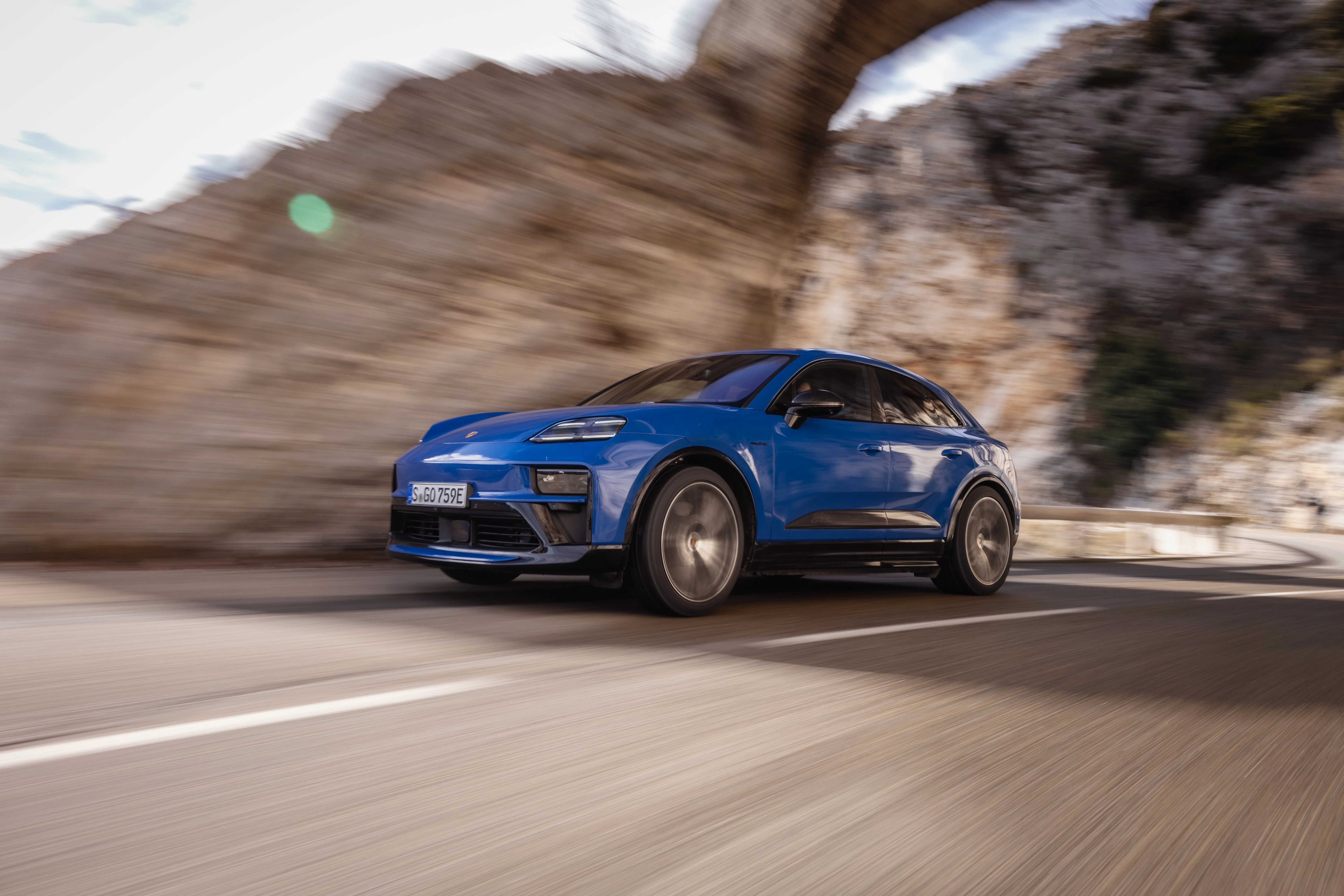 Macan GTS: електричний драйв-тест від редакторки Vogue UA — вражаючі враження
6