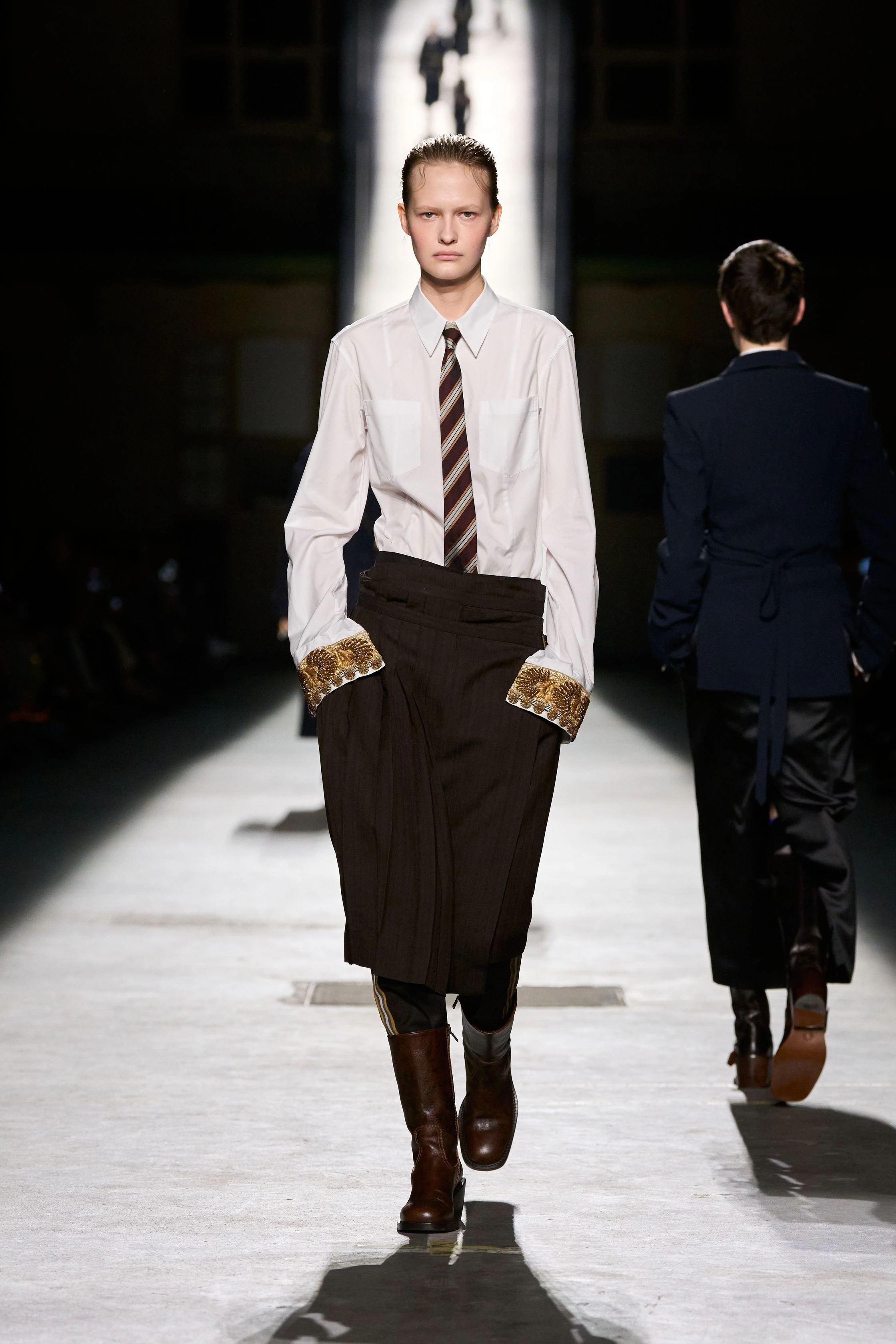 Відлуння молодості: враження від нової осінньо-зимової лінійки Dries Van Noten 2026/2027
1