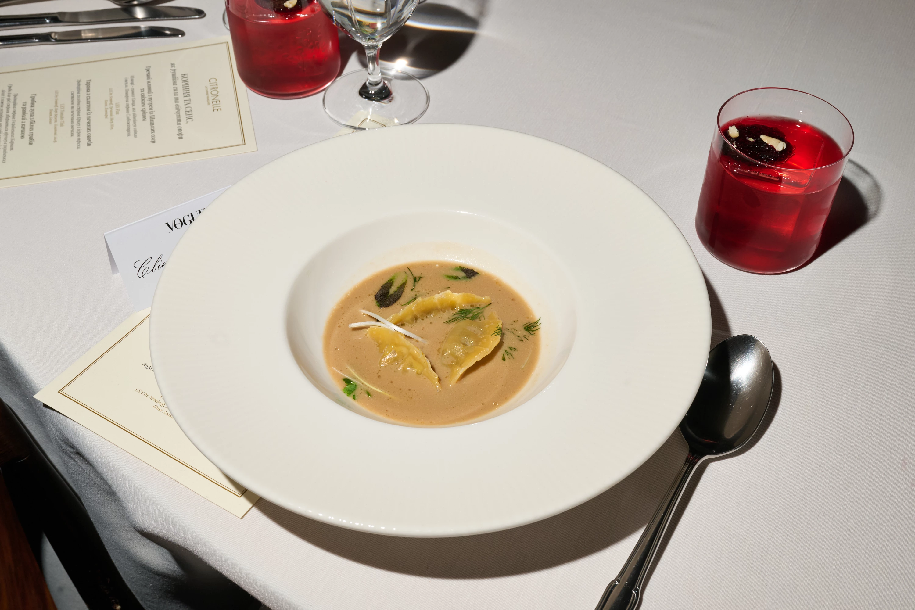 Грибна зупа із білих грибів та равіолі з качкою х LEX Forest11