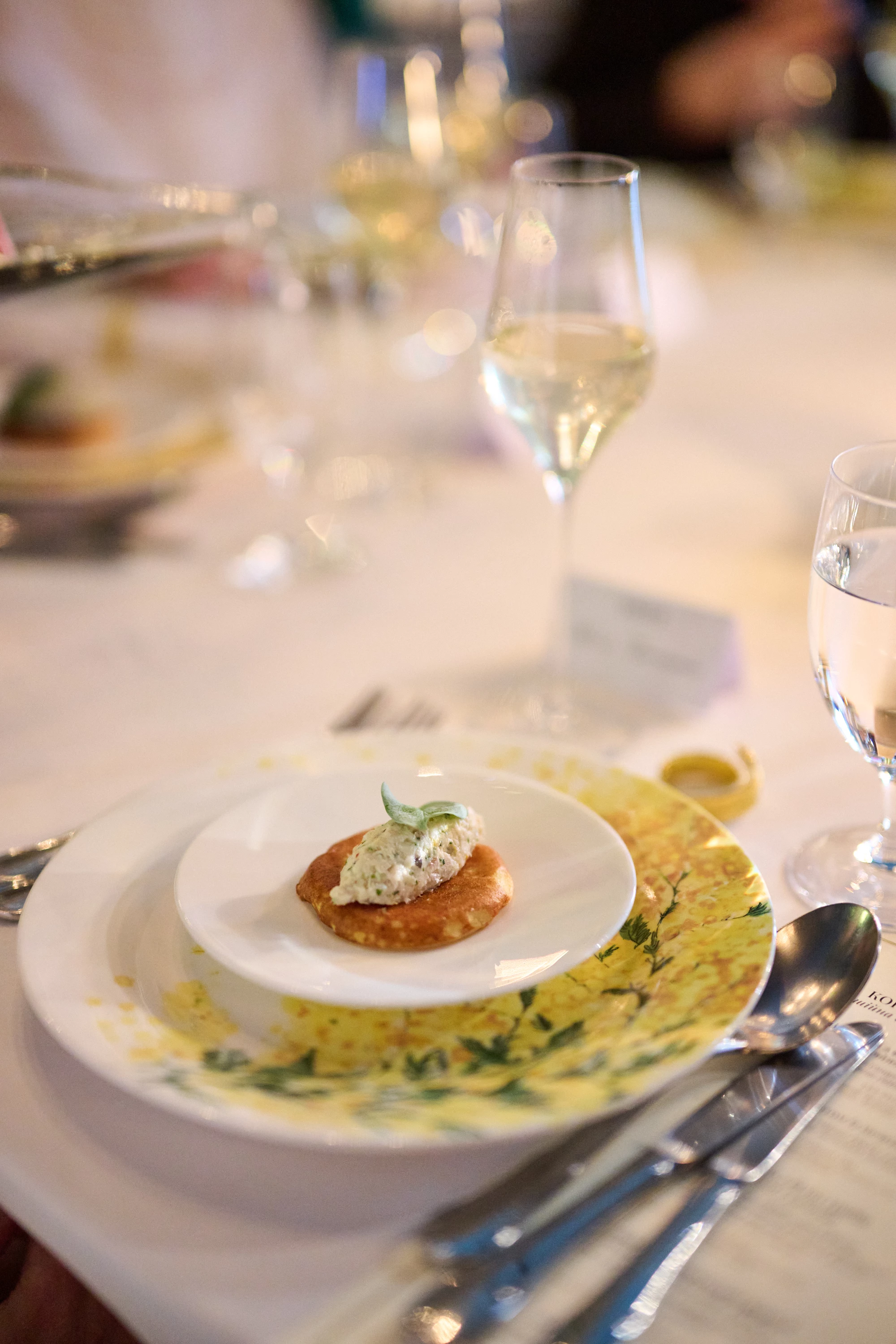 Гречані млинці з вугрем із Шацьких озер та свіжим хріном х LEX Fizz7