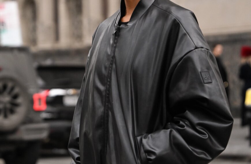 Бомбер – найкраща весняна куртка 2026.