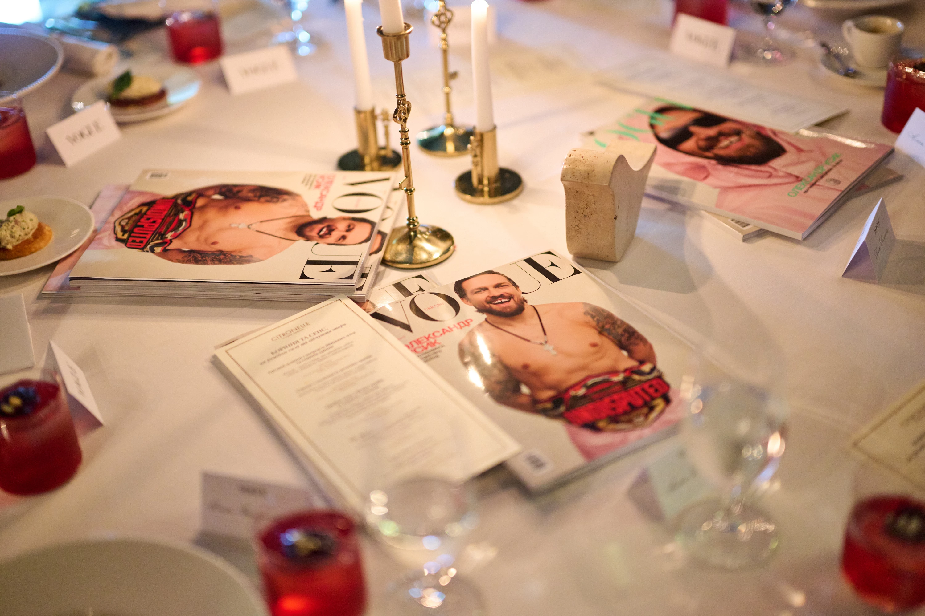 Vogue Україна представив весняний випуск: на обкладинці — Олександр Усик
9