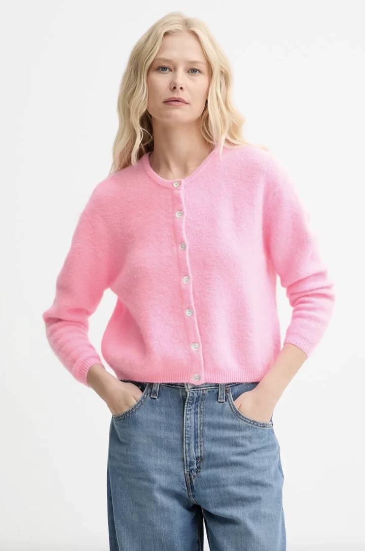 Цієї весни – кардиган кольору рожевого: стильна заміна куртці-бомберу
5