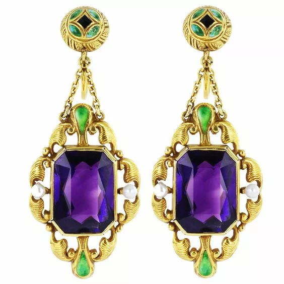 Прихований сенс феміністичних коштовностей.
4