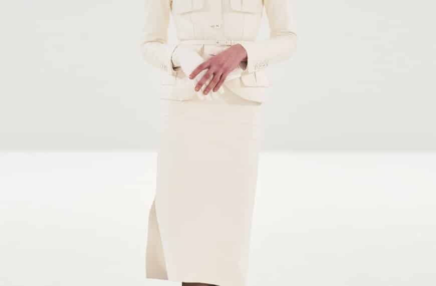 Гайдер Акерманн по-новому інтерпретує доробок Tom Ford, додаючи зухвалої чуттєвості.