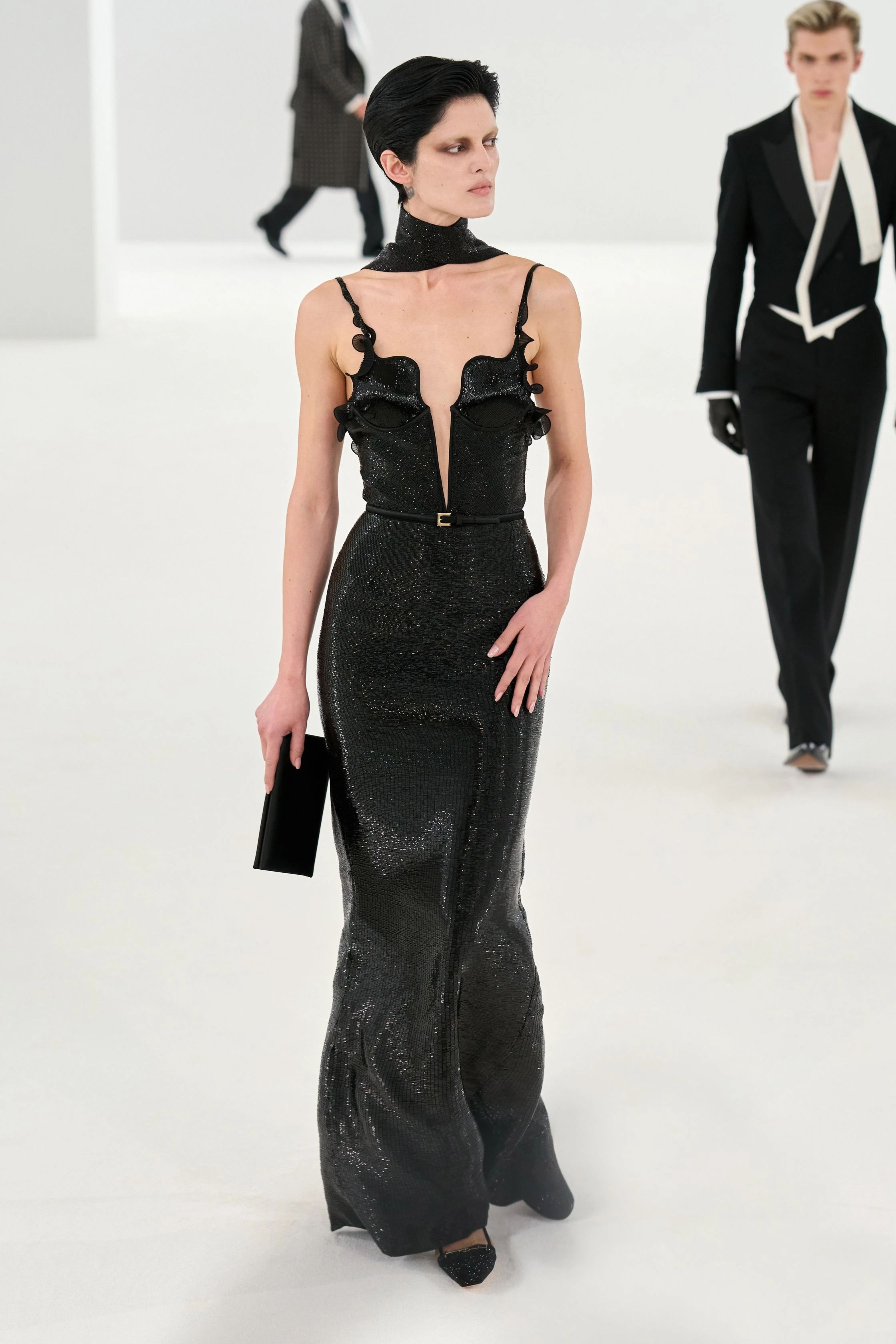 Гайдер Акерманн по-новому інтерпретує доробок Tom Ford, додаючи зухвалої чуттєвості.
16