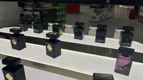 Неправильне використання парфумів: типові жіночі помилки, попереджають фахівці.