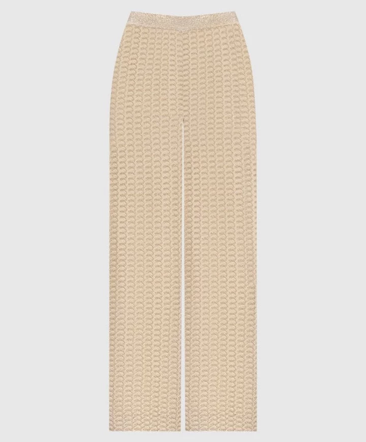 Чи замінять штани джинси влітку?
4