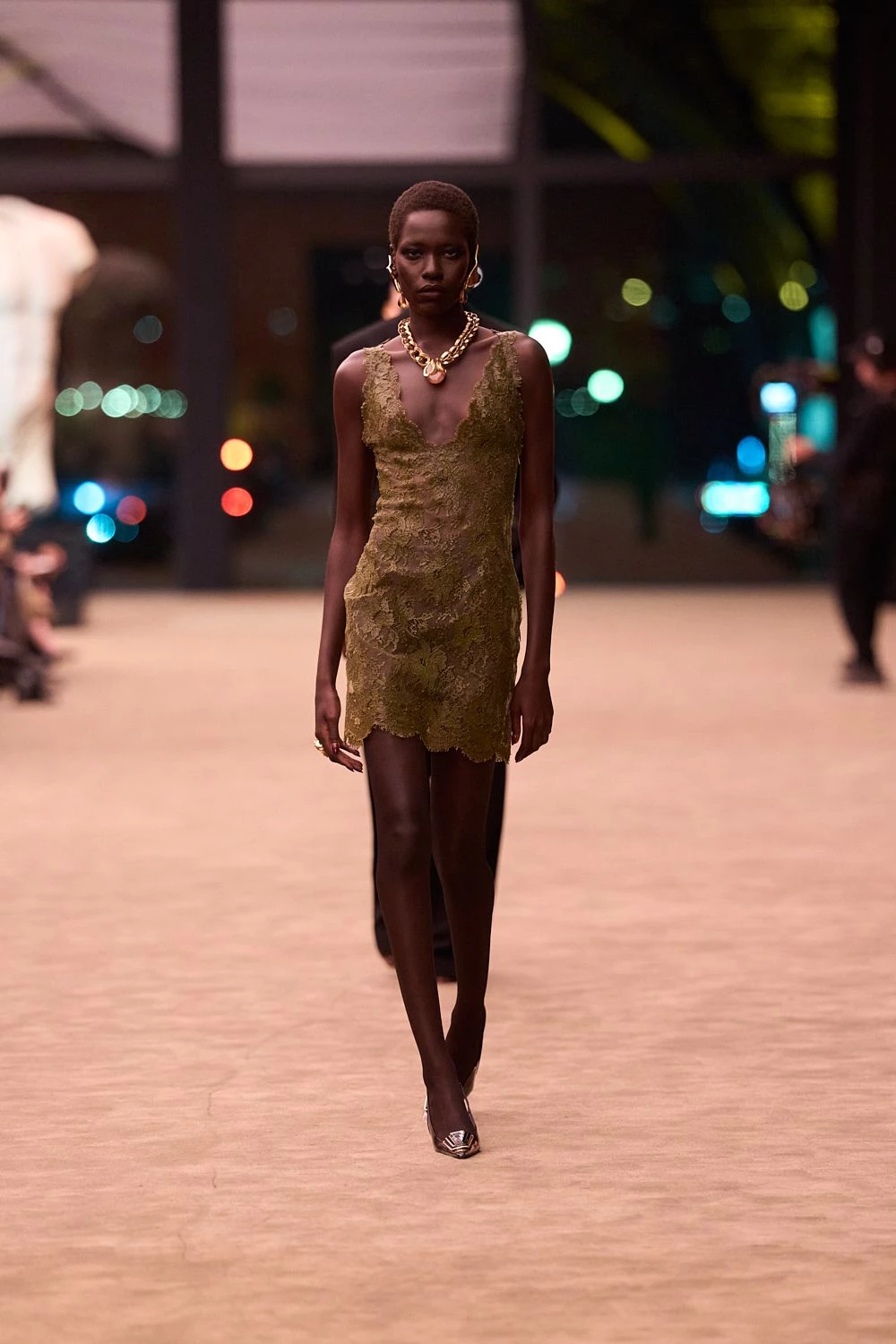 Чуттєвість та мінімалізм: свіжа лінійка Saint Laurent осінь-зима 2026/2027
11