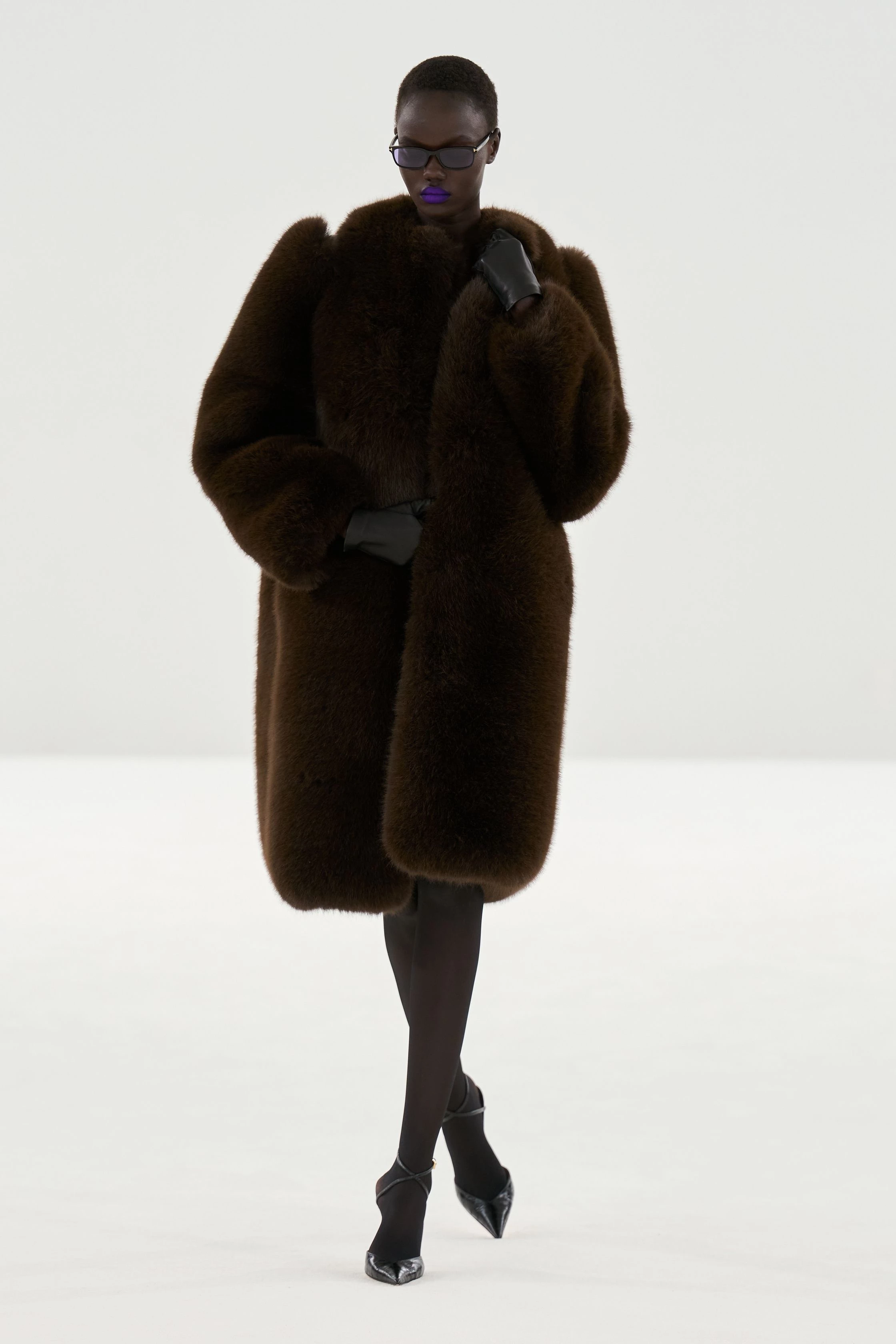 Гайдер Акерманн по-новому інтерпретує доробок Tom Ford, додаючи зухвалої чуттєвості.
11