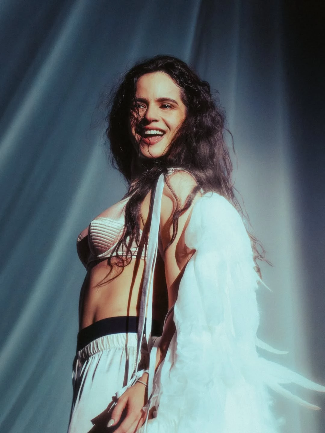 Вбрання Розалії, що викликають фурор: найбільш вражаючі луки з її всесвітнього LUX…